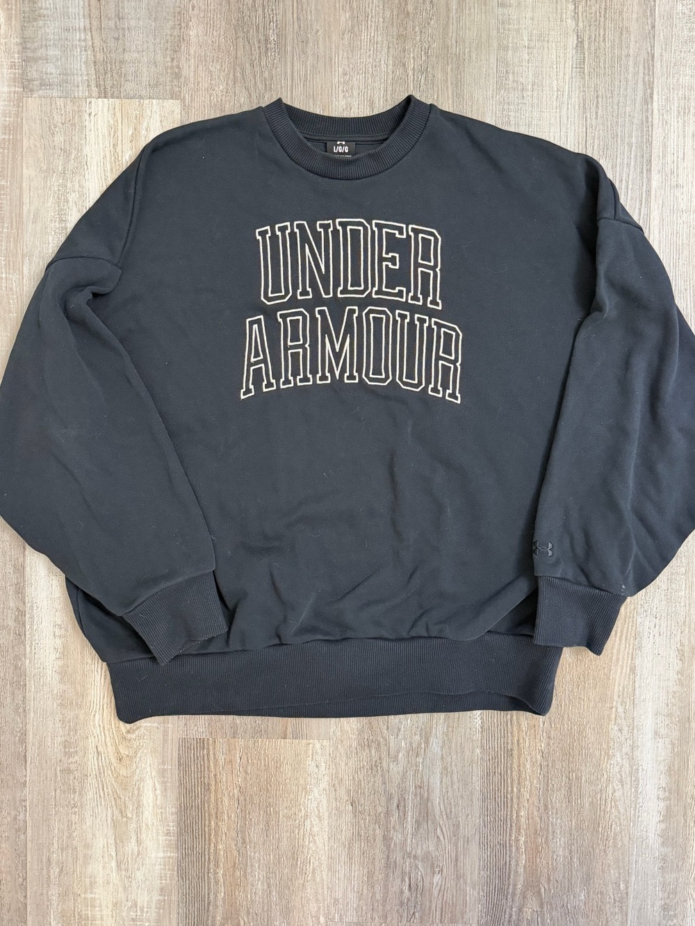 Under Armour W’s Black Crewneck Sweatshirt w/ Contrasting Lettering, size LG